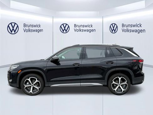 New 2026 Volkswagen Tiguan SE image 3