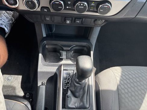 Used 2023 Toyota Tacoma SR5 AWD/4WD image 19
