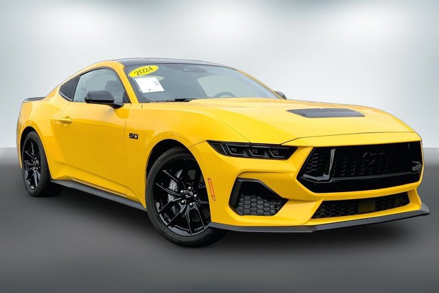 Used 2024 Ford Mustang GT RWD image 1