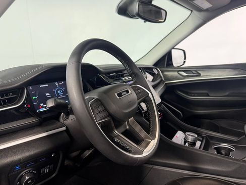 Used 2023 Jeep Grand Cherokee 4WD 4xe image 23