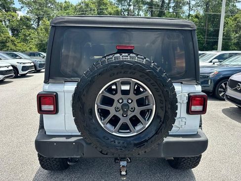 Used 2018 Jeep Wrangler Unlimited Sport S AWD/4WD image 3