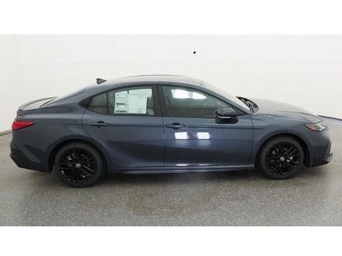 Used 2026 Toyota Camry SE FWD image 11