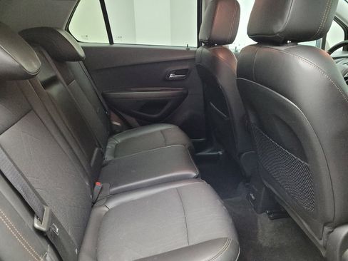 Used 2020 Chevrolet Trax LT w/ LT Convenience Package FWD image 19