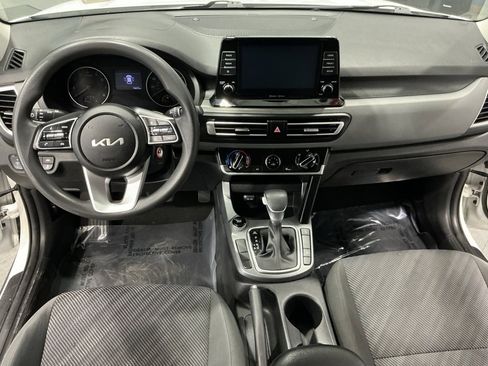 Used 2023 Kia Seltos LX image 17