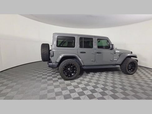 Used 2020 Jeep Wrangler Unlimited Sahara AWD/4WD image 35