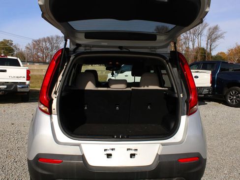 Used 2020 Kia Soul EX image 11