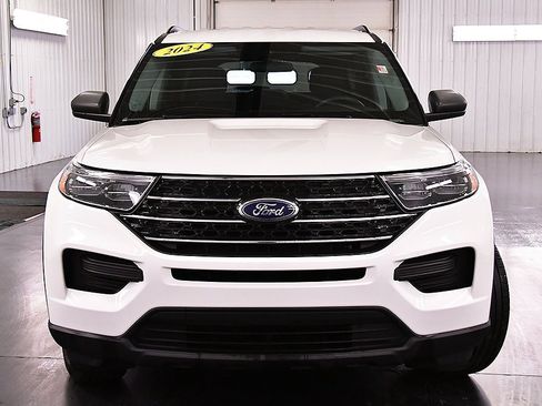 Used 2024 Ford Explorer XLT w/ Class IV Trailer Tow Package image 2