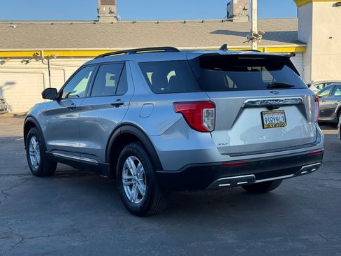 Used 2023 Ford Explorer XLT w/ Equipment Group 202A AWD/4WD image 9