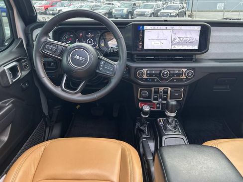 Used 2024 Jeep Wrangler Unlimited AWD/4WD image 20