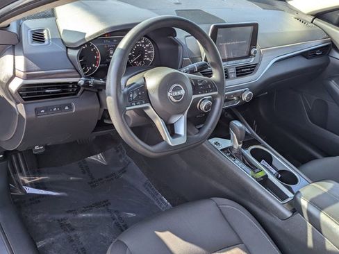 Used 2024 Nissan Altima 2.5 SV image 17