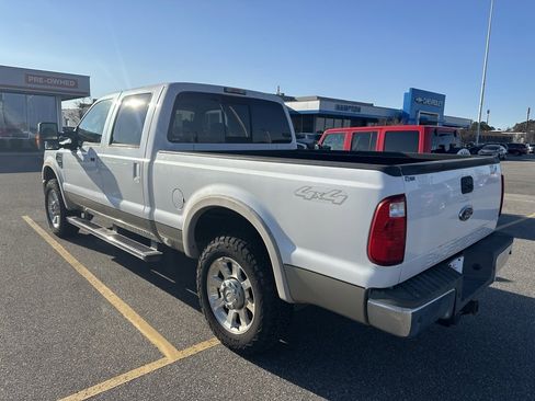 Used 2010 Ford F250 Lariat image 3