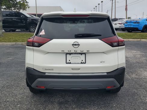 Certified 2021 Nissan Rogue SV image 5
