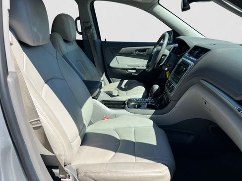 Used 2017 GMC Acadia Limited SLT image 16