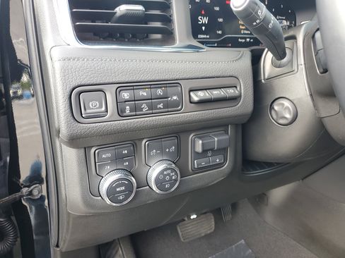 Used 2023 GMC Yukon Denali w/ Advanced Technology Package image 29