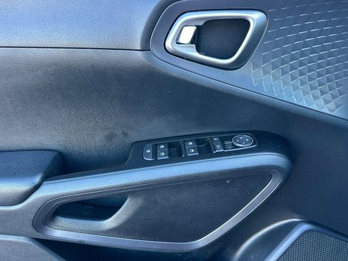 Used 2021 Kia Soul S image 10