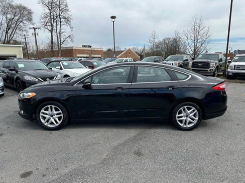 Used 2016 Ford Fusion SE w/ Equipment Group 202A image 8