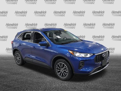 Used 2023 Ford Escape SE w/ PHEV Premium Package FWD image 2