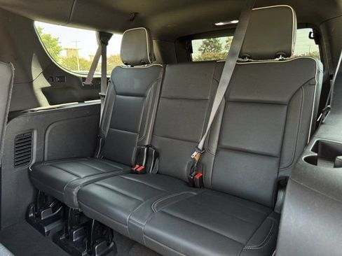 Certified 2024 GMC Yukon XL SLT RWD image 30