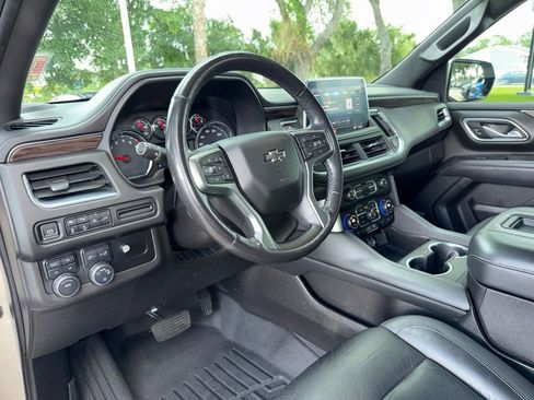 Used 2021 Chevrolet Tahoe Z71 w/ Luxury Package AWD/4WD image 20