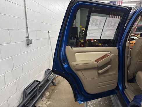 Used 2010 Ford Explorer Eddie Bauer image 13