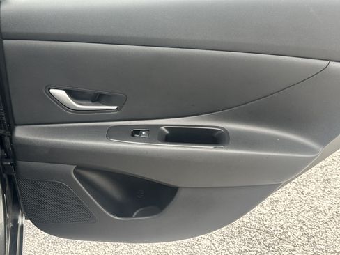 Used 2024 Hyundai Elantra SEL FWD image 16