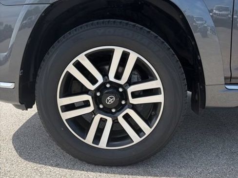 Used 2021 Toyota 4Runner Limited AWD/4WD image 10