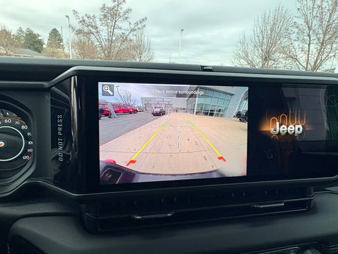 New 2025 Jeep Gladiator Mojave w/ Convenience Group image 30