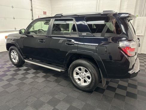 Used 2022 Toyota 4Runner SR5 Premium w/ Moonroof Package AWD/4WD image 6
