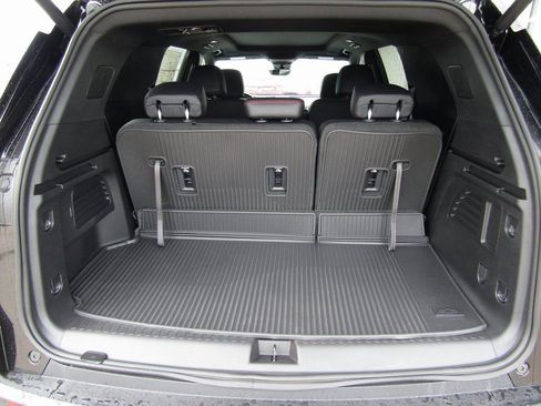New 2026 Chevrolet Traverse Z71 w/ Enhanced Driving Package AWD/4WD image 37