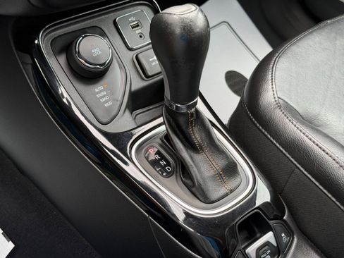 Used 2018 Jeep Compass Limited w/ Navigation Group image 30