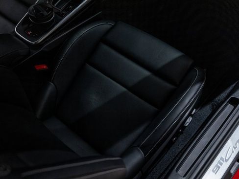 Used 2025 Porsche 911 Carrera image 32