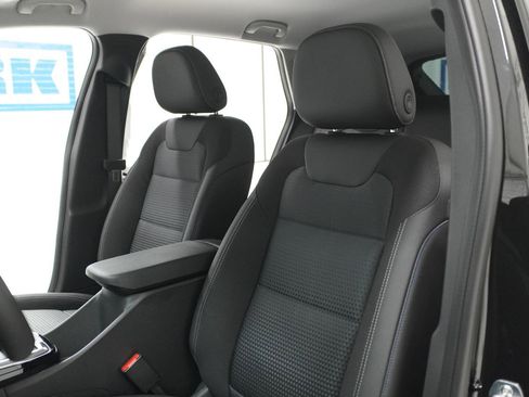 New 2026 Chevrolet Trax LT w/ LT Convenience Package image 16