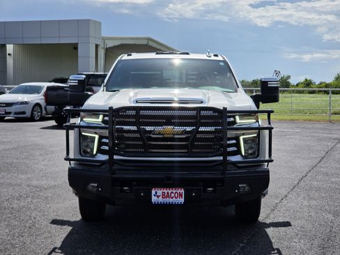 Used 2022 Chevrolet Silverado 3500 High Country AWD/4WD image 2