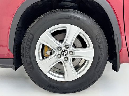 Used 2023 Toyota Highlander LE image 28