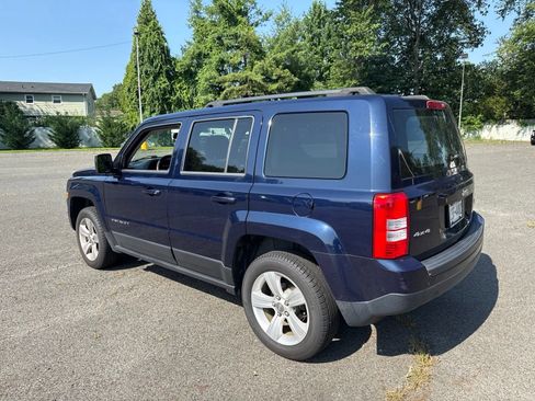 Used 2015 Jeep Patriot Latitude w/ Sun/Sound Group AWD/4WD image 4