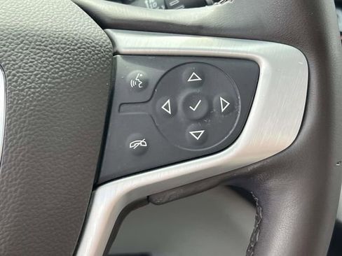 Used 2023 GMC Acadia SLT w/ Preferred Package image 23