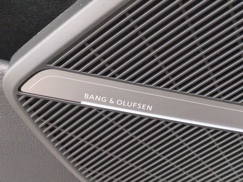 Used 2024 Audi SQ5 Premium Plus w/ Premium Plus Package AWD/4WD image 14