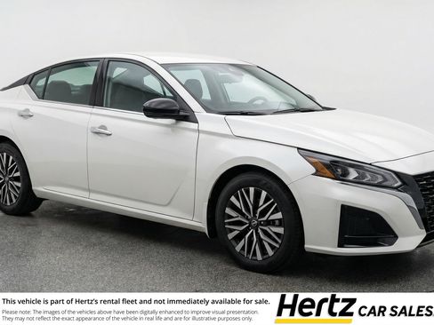 Used 2025 Nissan Altima 2.5 SV FWD image 1