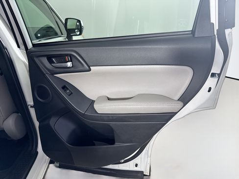 Used 2016 Subaru Forester 2.5i Touring image 28