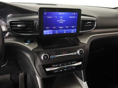 Used 2020 Ford Explorer XLT w/ Equipment Group 202A AWD/4WD image 5