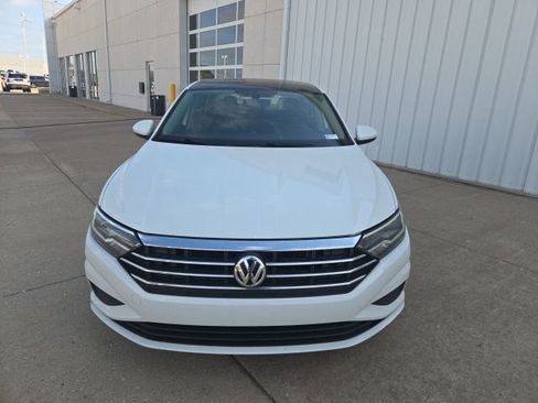 Used 2021 Volkswagen Jetta SE w/ SE Cold Weather Package FWD image 3