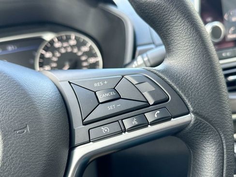 Used 2025 Nissan Altima 2.5 SV image 13