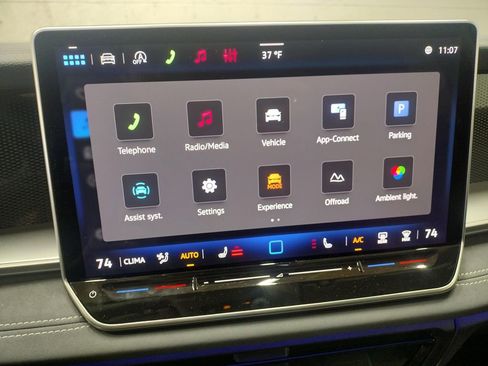 New 2026 Volkswagen Tiguan SE image 27