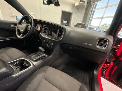 Used 2018 Dodge Charger SXT image 26