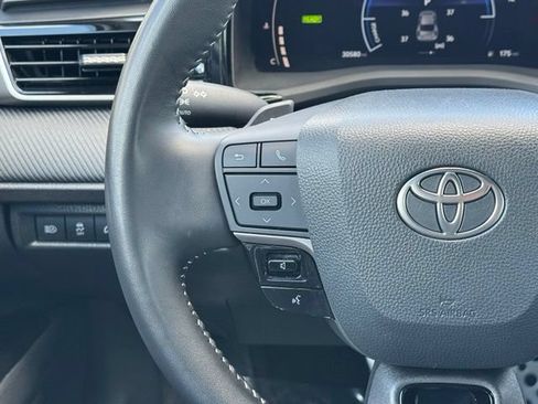 Used 2025 Toyota Camry SE w/ Multimedia Upgrade Package AWD/4WD image 23