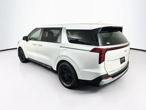 Used 2025 Kia Carnival FWD image 5