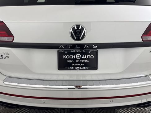 Used 2023 Volkswagen Atlas SEL R-Line AWD/4WD image 19