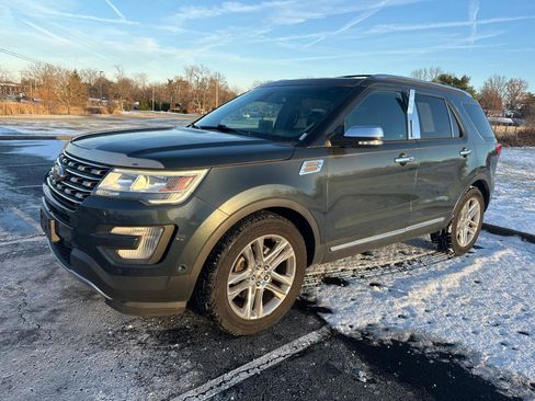 Used 2016 Ford Explorer Limited w/ Equipment Group 301A image 2