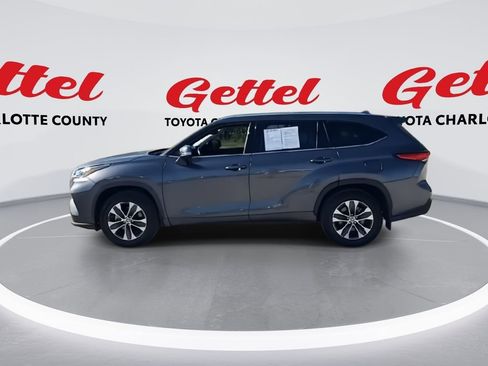 Used 2020 Toyota Highlander XLE image 5