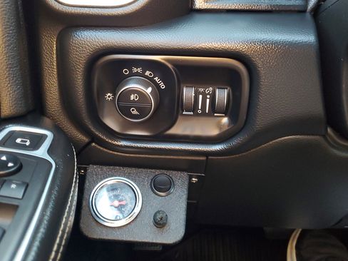 Used 2019 RAM 2500 Laramie image 30